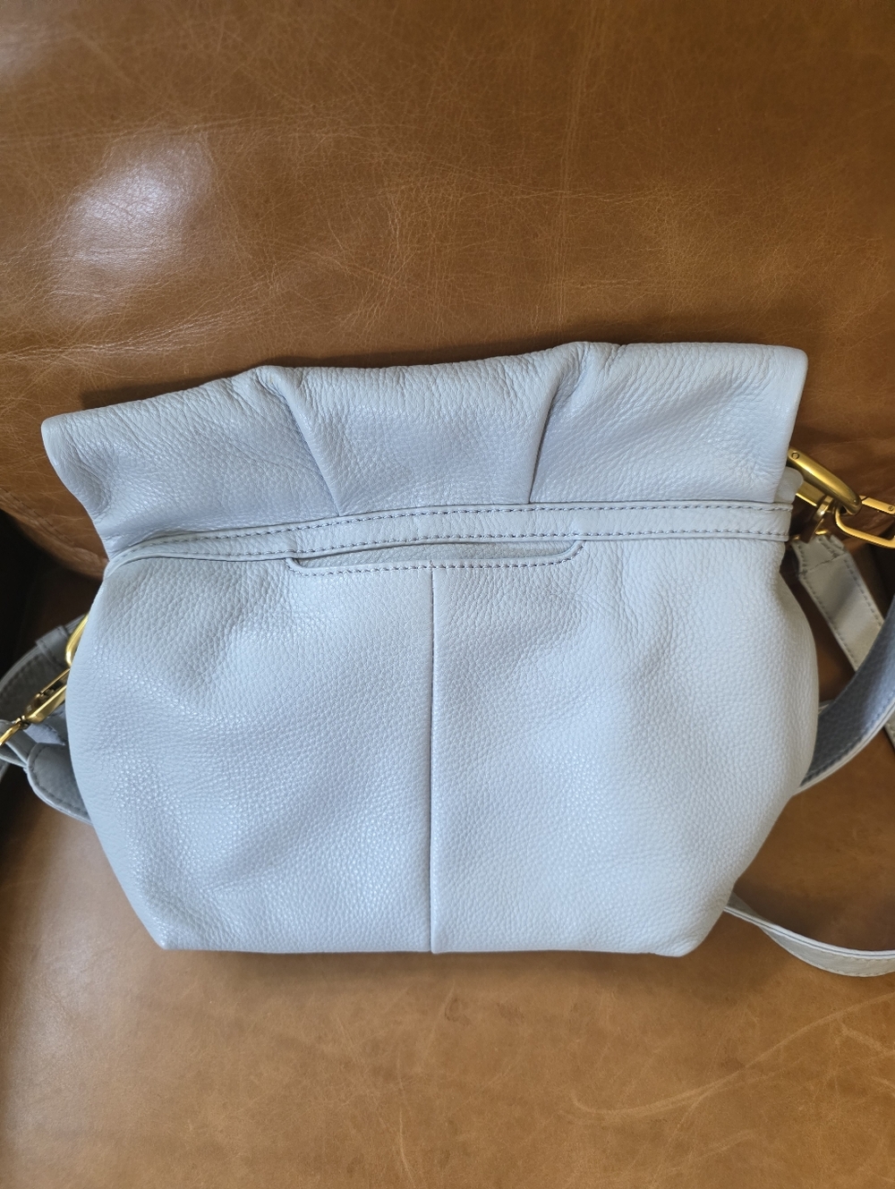 HOBO Beautuful dove gray Leather Shoulder Bag with Gold Hardware - Picture 3 of 6